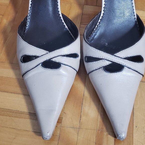 Simard Beige Heels SZ 8 - Picture 5 of 6